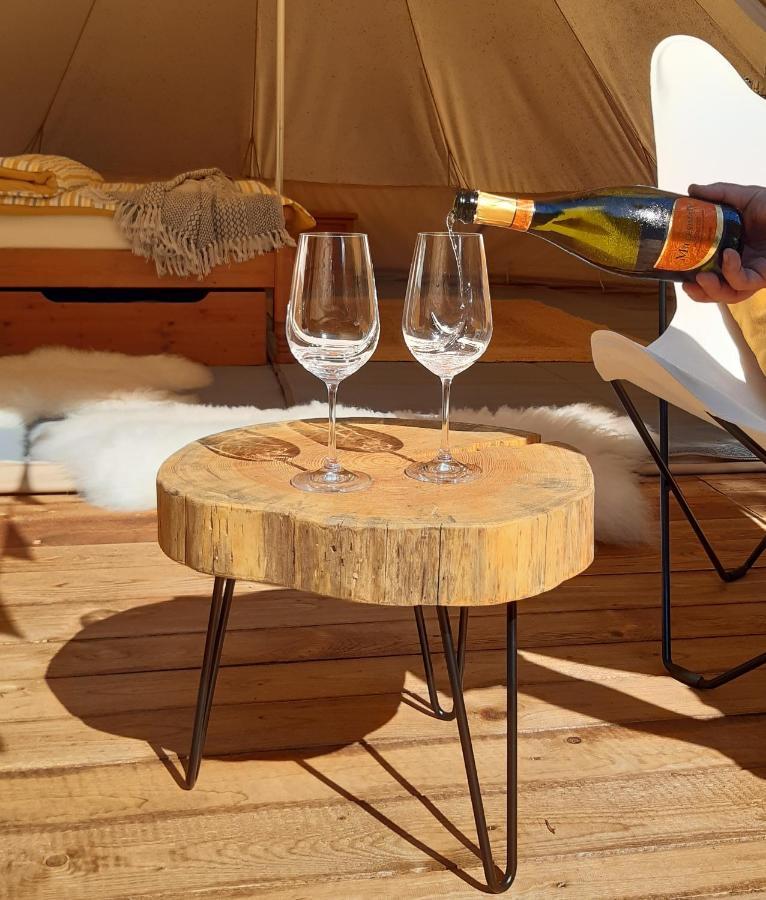 Sadská Glamping V Sadu酒店 外观 照片