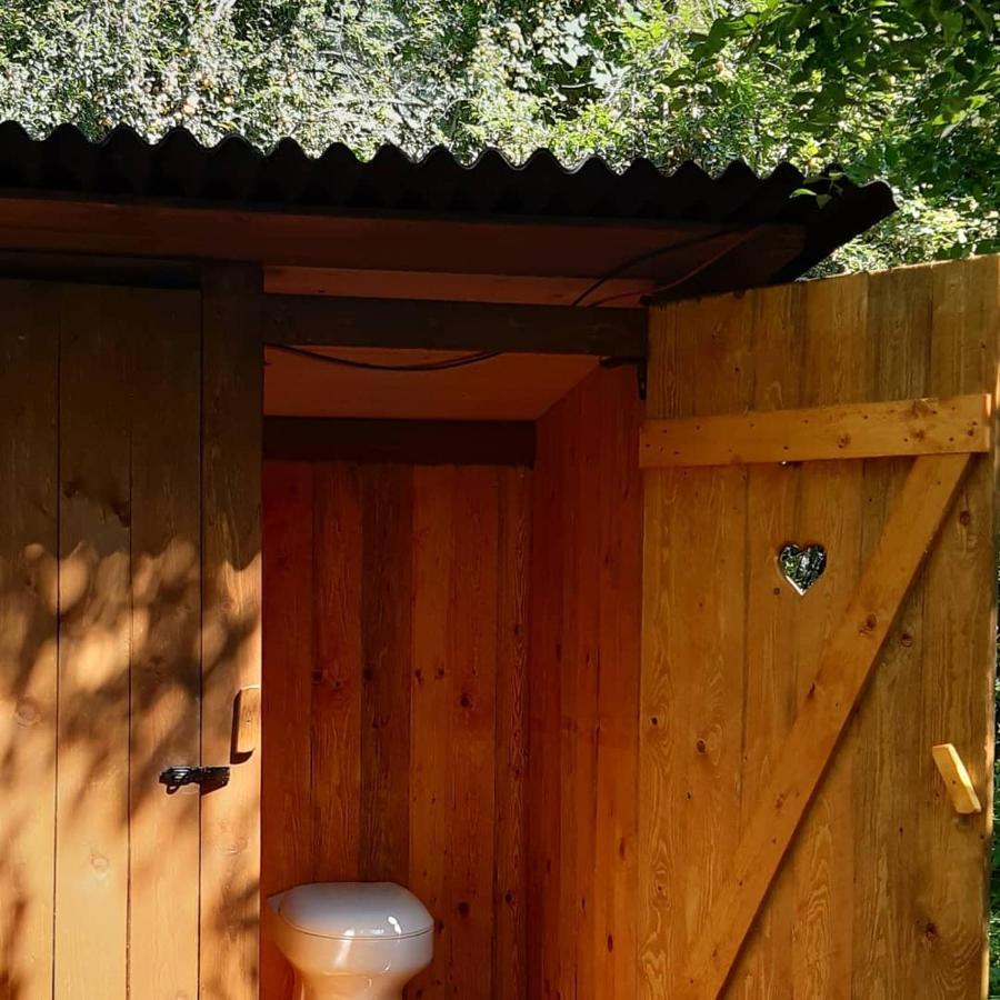 Sadská Glamping V Sadu酒店 外观 照片